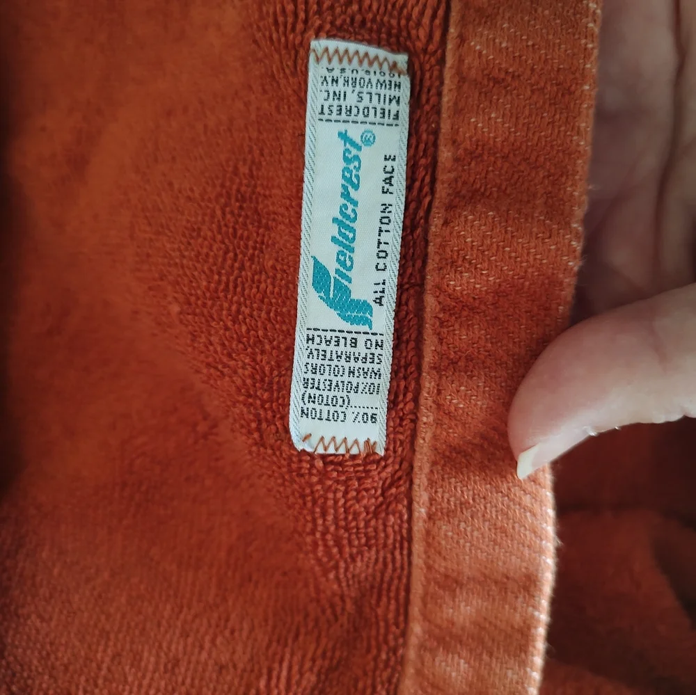 Fieldcrest Vintage 1970s, 1980s Burnt Orange Bath Towel And Wash Cloth Set USA